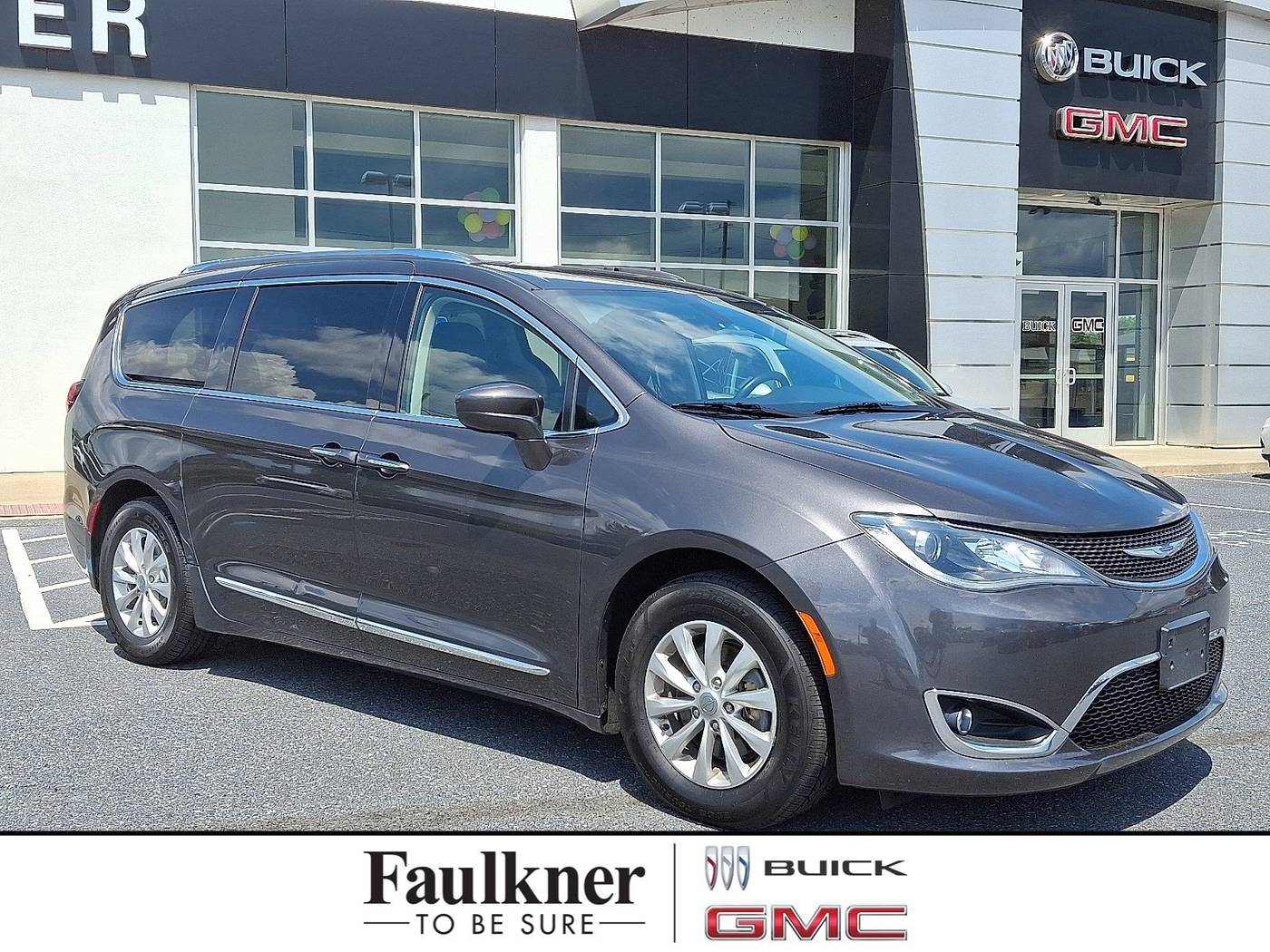 2019 Chrysler Pacifica Touring L — Minivan — 98,610 mi — Harrisburg, PA