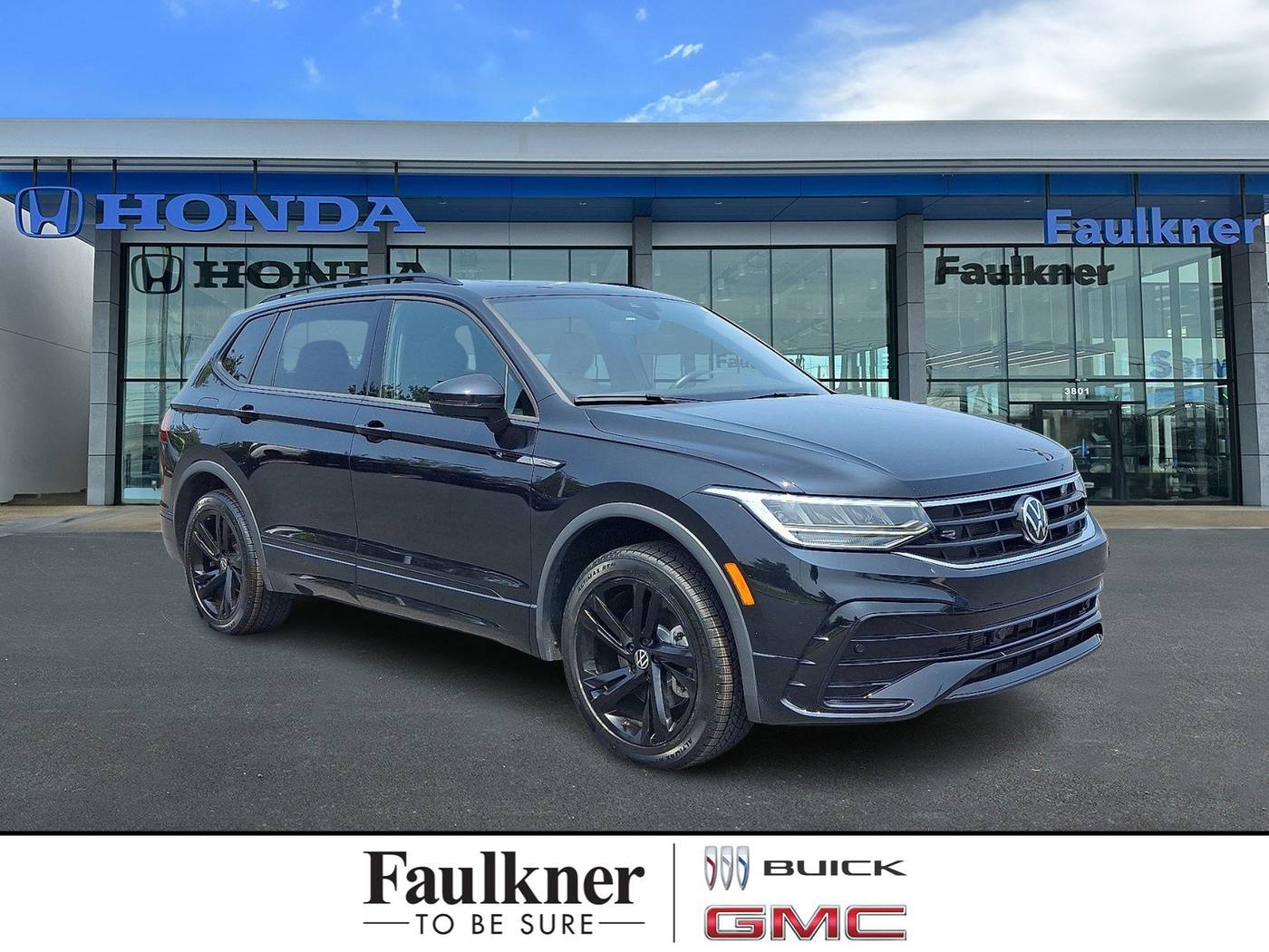 2024 Volkswagen Tiguan SE R-Line Black — SUV — 40,963 mi — Harrisburg, PA
