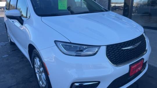 2023 Chrysler Pacifica Touring L — Minivan — 65,223 mi — Reedsburg, WI