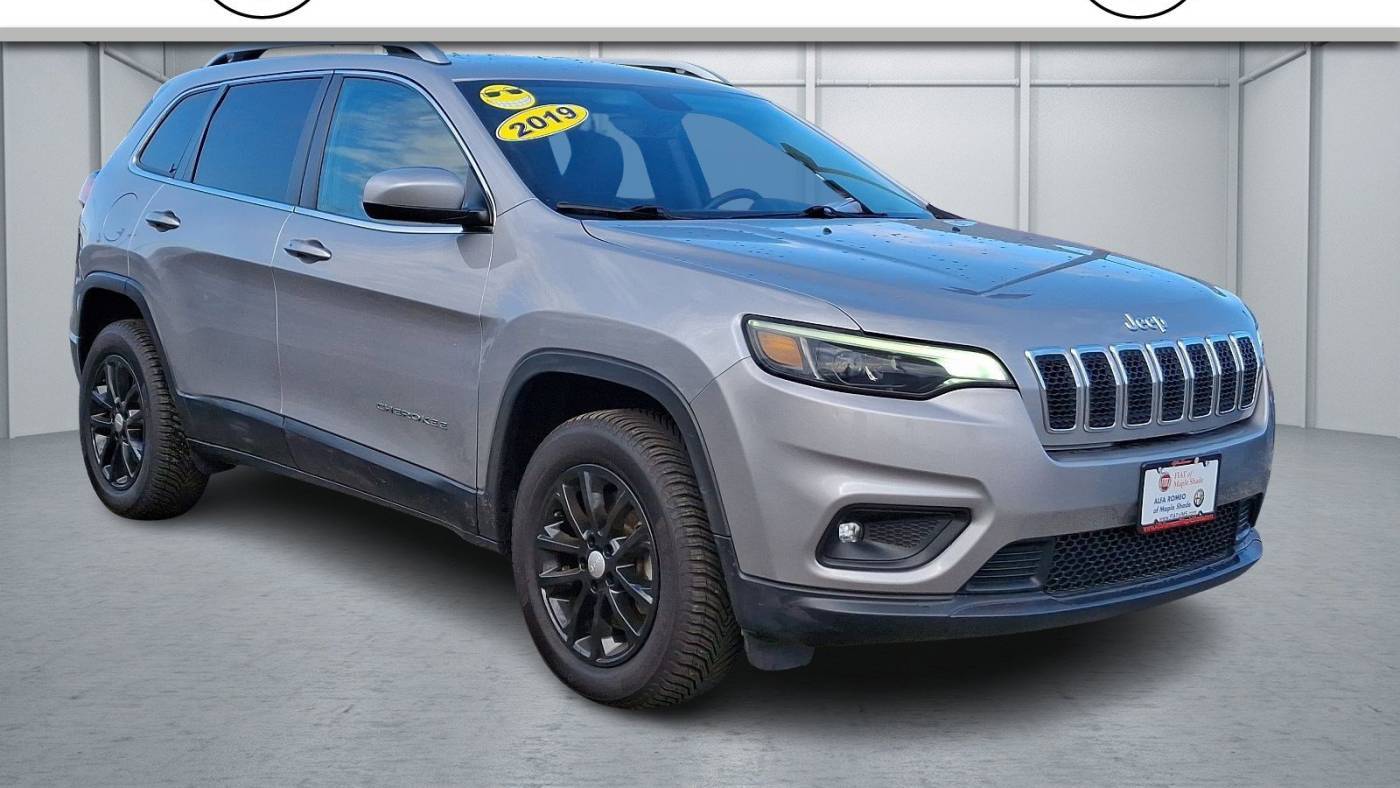 2019 Jeep Cherokee Latitude Plus — SUV — 51,386 mi — Maple Shade, NJ