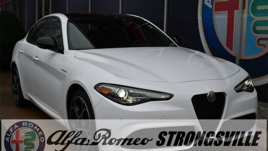 2022 Alfa Romeo Giulia Veloce — Sedan — 2,212 mi — Strongsville, OH