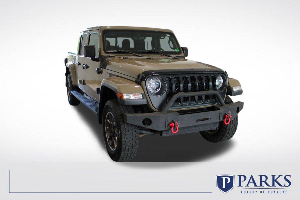2020 Jeep Gladiator Overland — Pickup Truck — 72,670 mi — Roanoke, VA