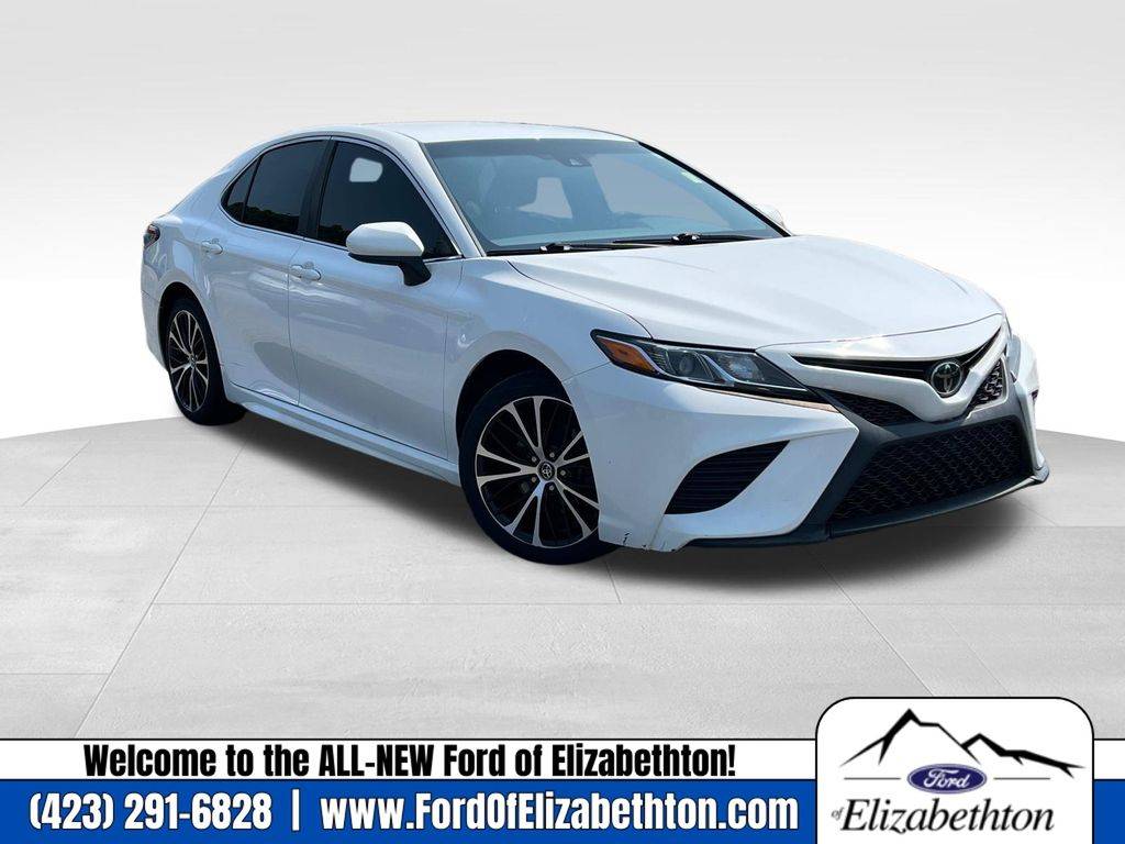 2018 Toyota Camry SE — Sedan — 113,869 mi — Elizabethton, TN