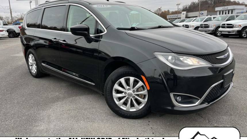 2019 Chrysler Pacifica Touring L — Minivan — 119,919 mi — Elizabethton, TN