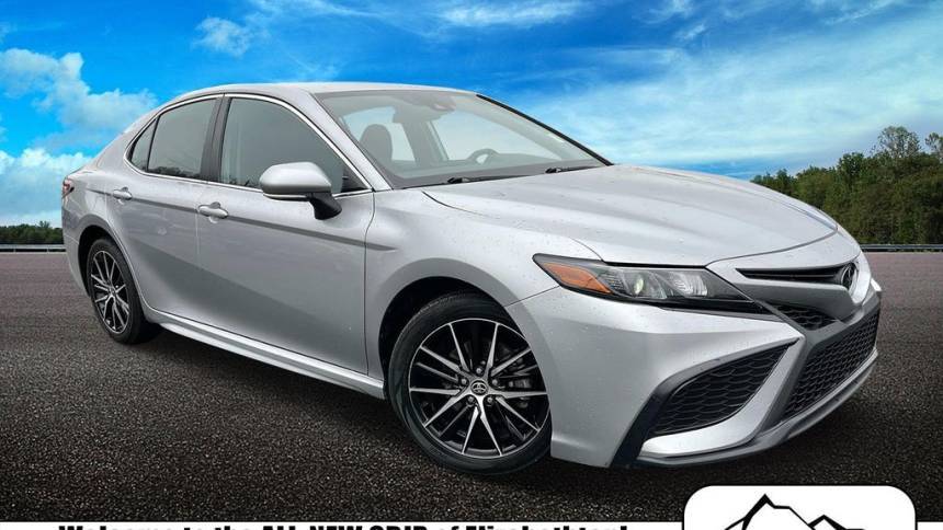 2022 Toyota Camry SE — Sedan — 62,026 mi — Elizabethton, TN