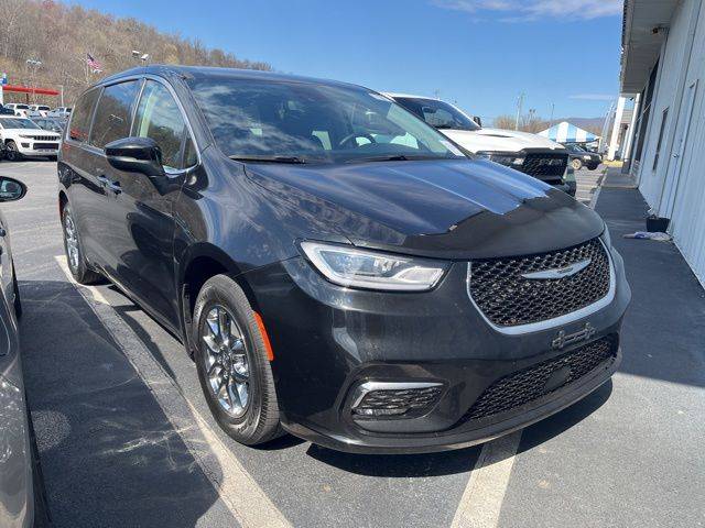 2023 Chrysler Pacifica Touring L — Minivan — 61,441 mi — Elizabethton, TN