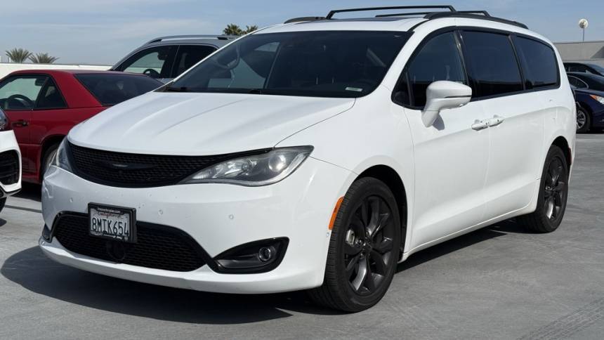 2019 Chrysler Pacifica Limited — Minivan — 74,000 mi — Fresno, CA