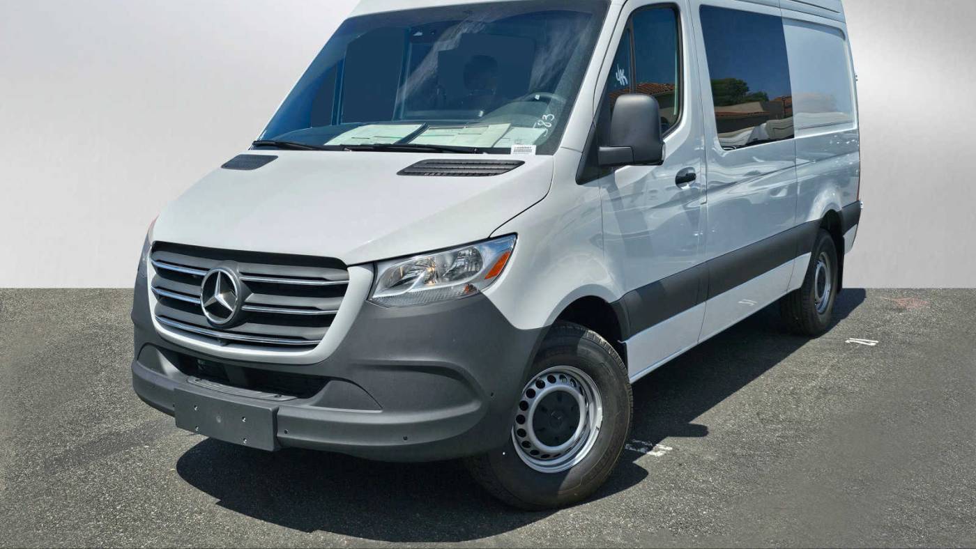 2024 Mercedes-Benz Sprinter Crew Van 2500 — Cargo Van — 3,251 mi — Thousand Oaks, CA