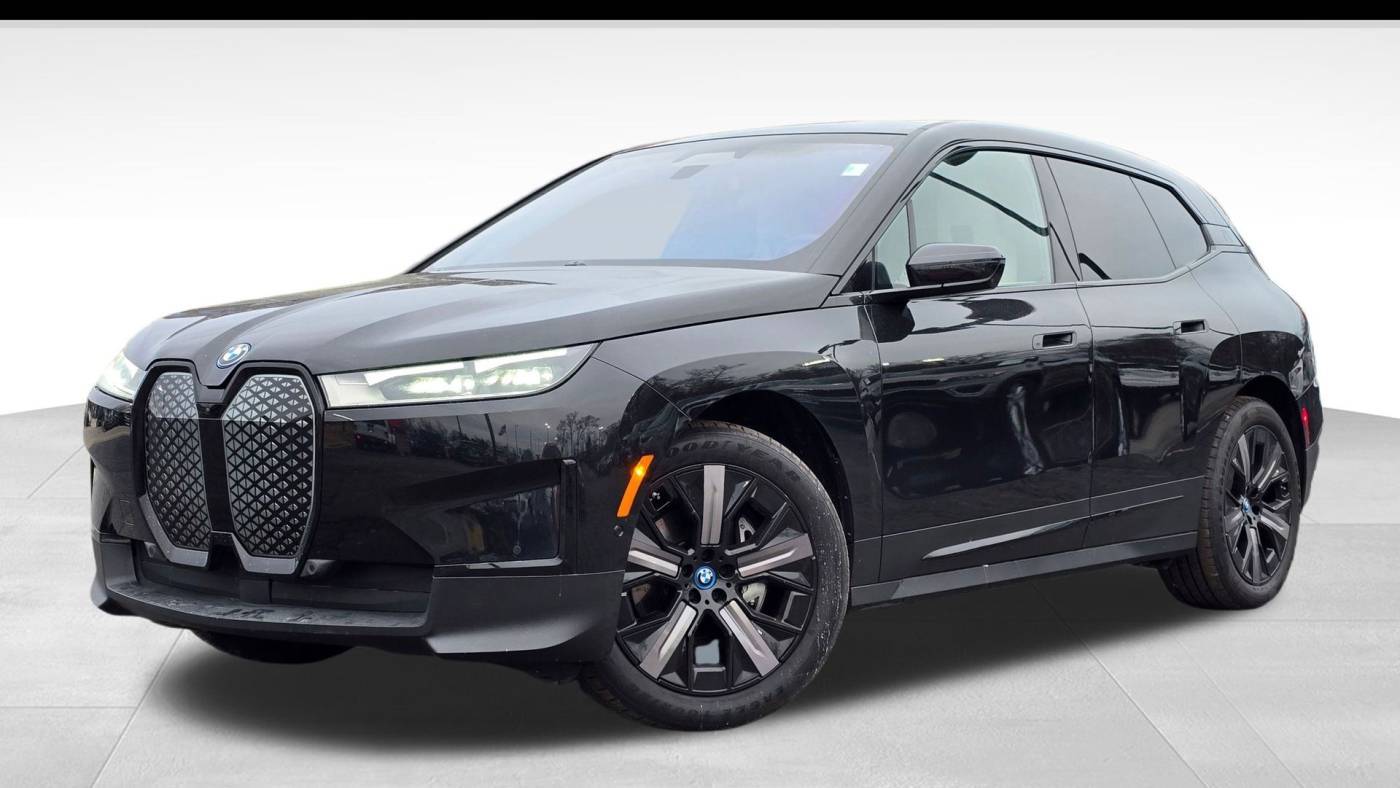 2024 BMW iX xDrive50 — SUV — 16,783 mi — Highland Park, IL