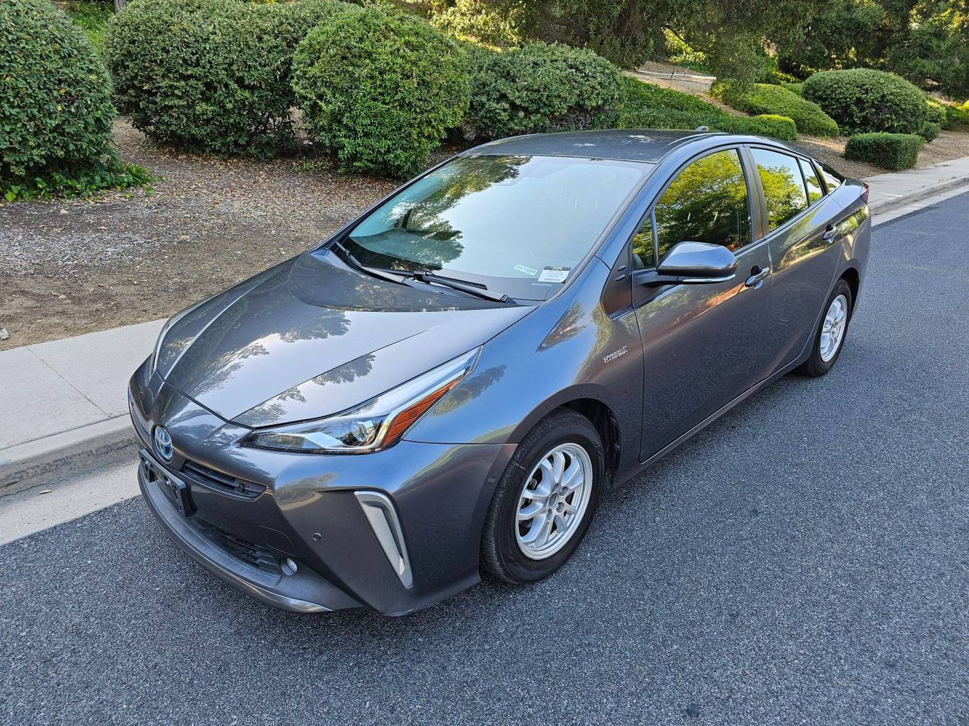 2021 Toyota Prius LE — Hatchback — 33,553 mi — Thousand Oaks, CA