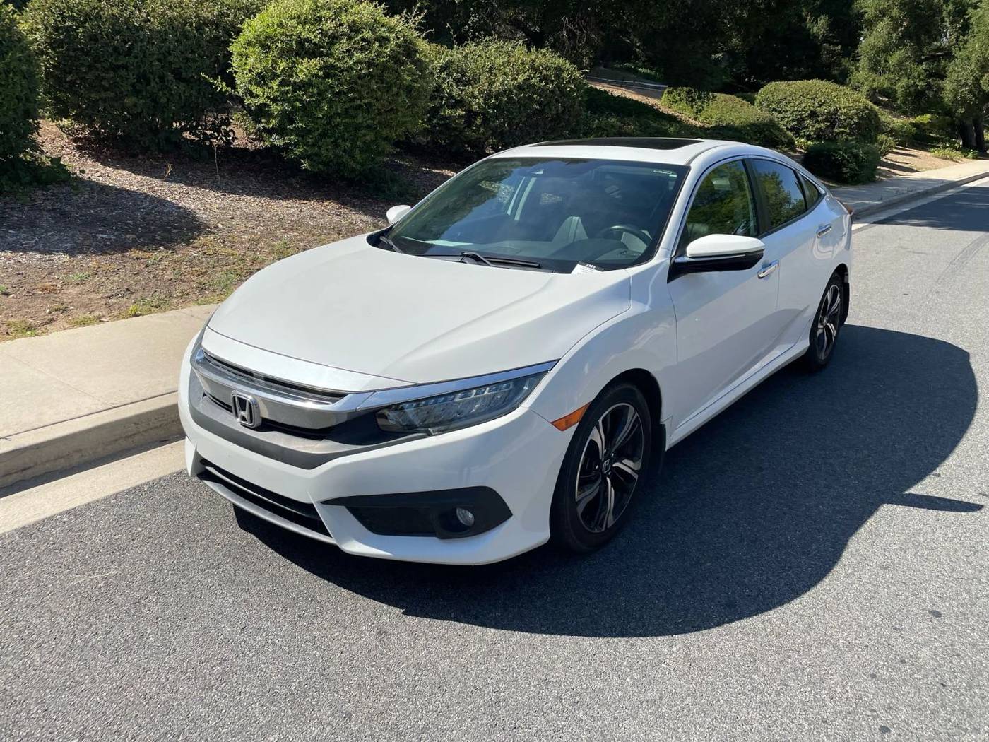 2016 Honda Civic Touring — Sedan — 93,461 mi — Thousand Oaks, CA