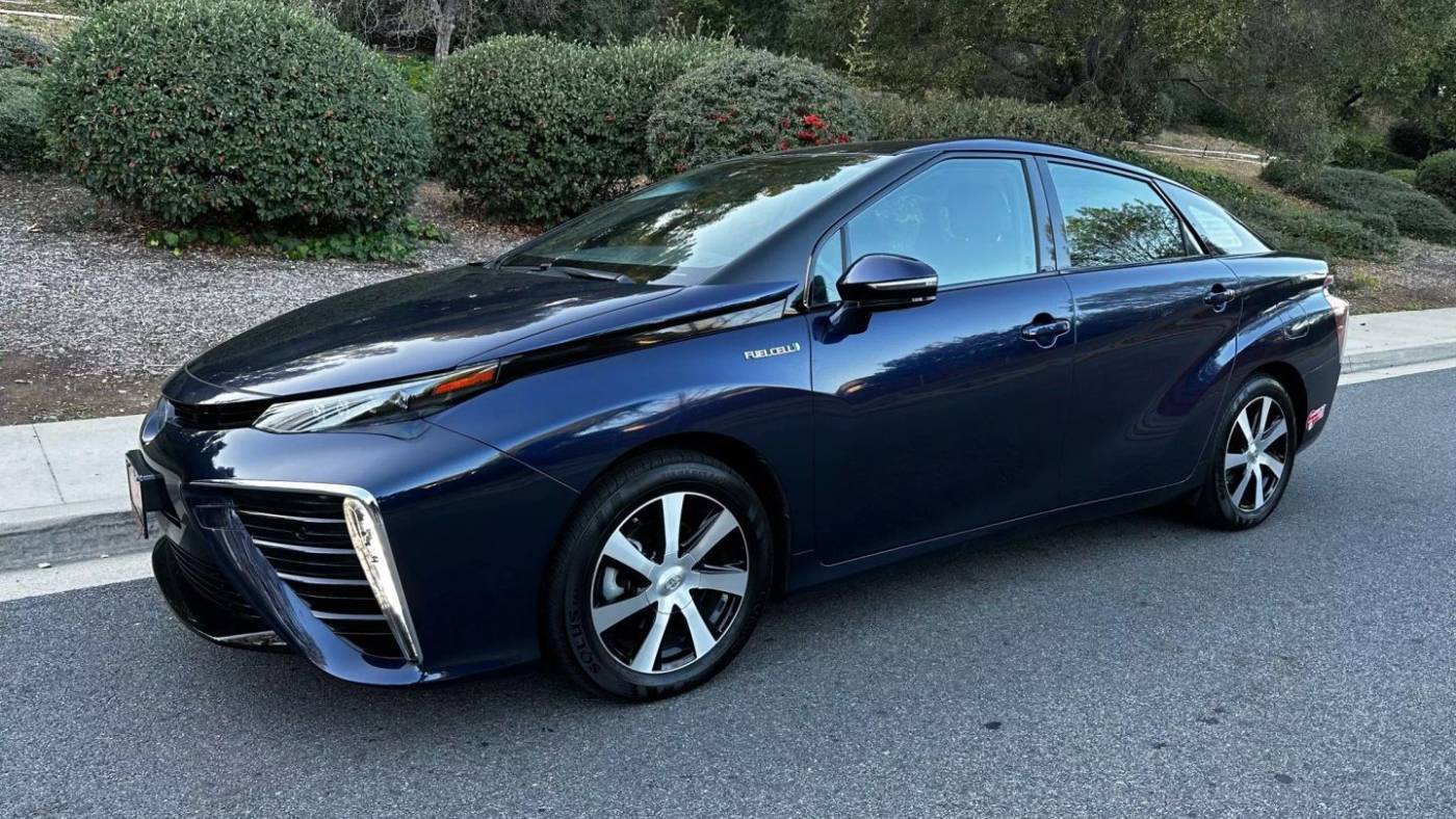 2017 Toyota Mirai Base — Sedan — 31,772 mi — Thousand Oaks, CA