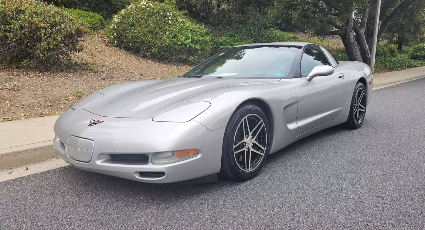 2004 Chevrolet Corvette Base — Coupe — 87,809 mi — Thousand Oaks, CA