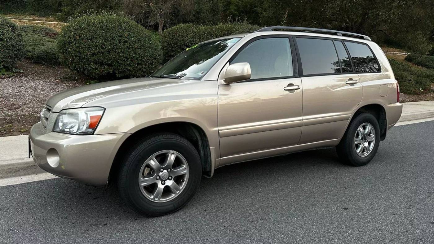 2005 Toyota Highlander Base V6 — SUV — 73,361 mi — Thousand Oaks, CA