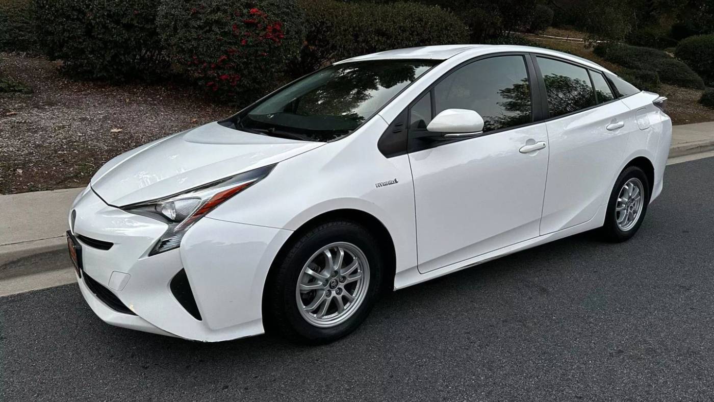 2017 Toyota Prius Two — Hatchback — 98,660 mi — Thousand Oaks, CA