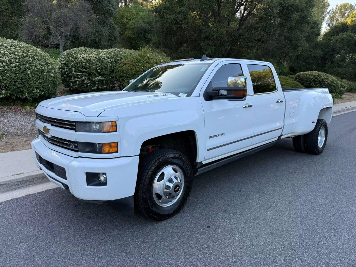 2015 Chevrolet Silverado 3500HD LTZ — Pickup Truck — 183,457 mi — Thousand Oaks, CA