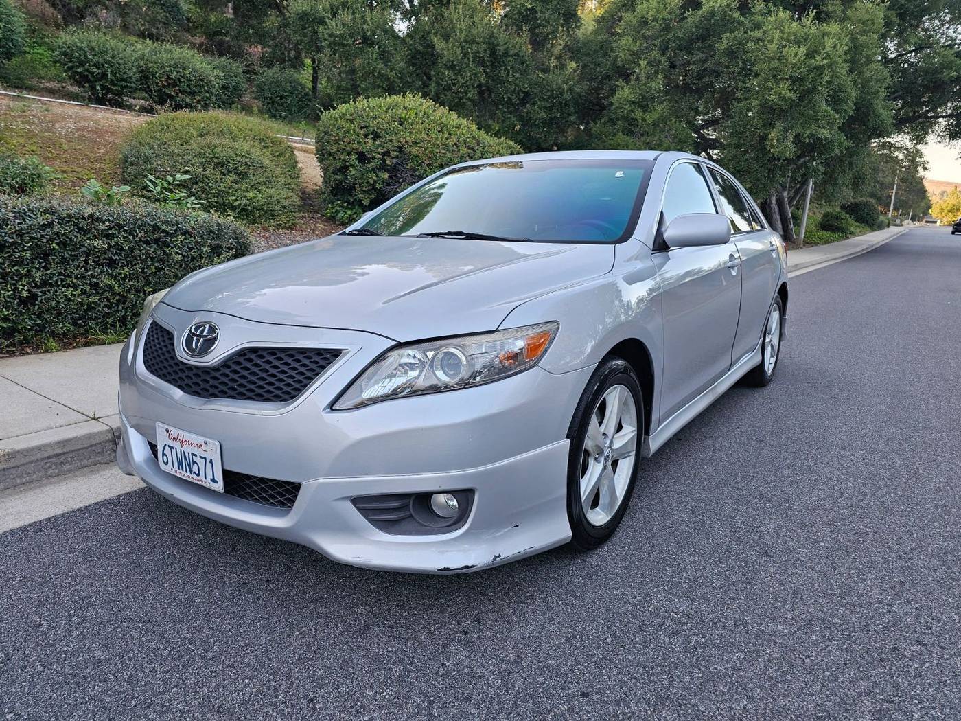2011 Toyota Camry SE — Sedan — 117,788 mi — Thousand Oaks, CA