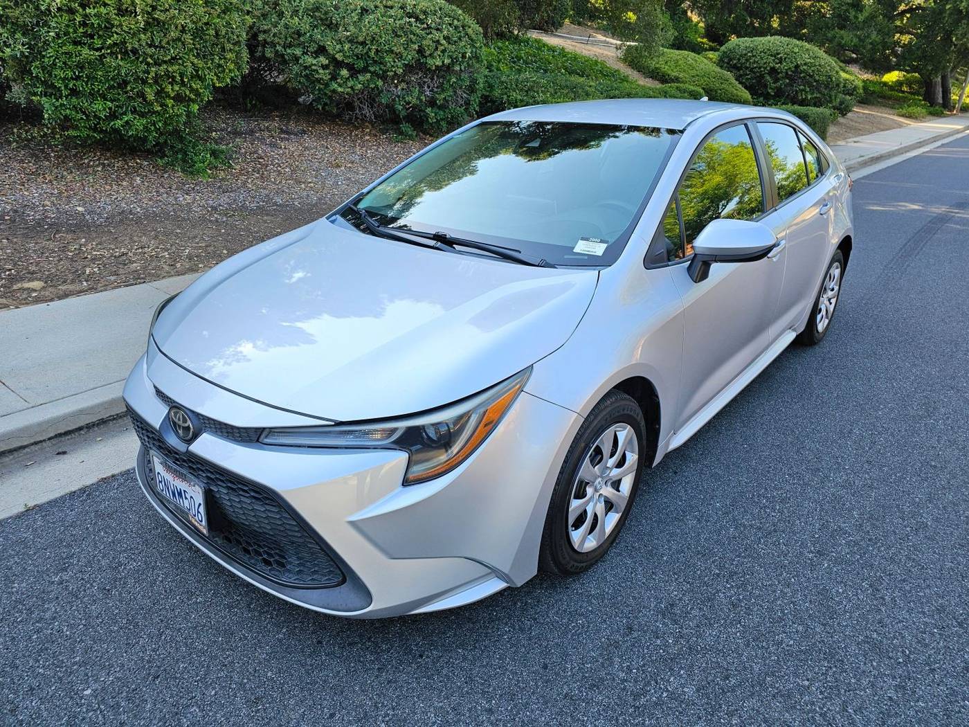2020 Toyota Corolla LE — Sedan — 28,487 mi — Thousand Oaks, CA