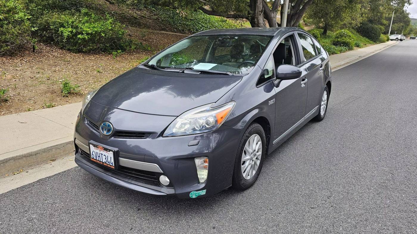 2012 Toyota Prius Advanced — Hatchback — 159,465 mi — Thousand Oaks, CA