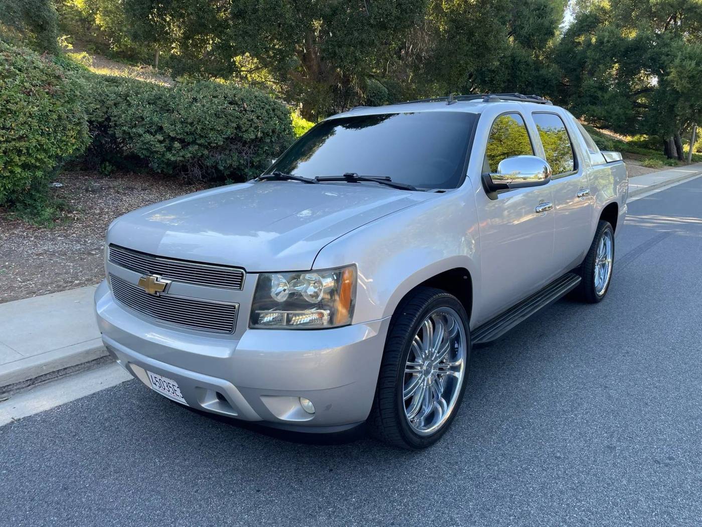 2011 Chevrolet Avalanche LT — Pickup Truck — 147,777 mi — Thousand Oaks, CA