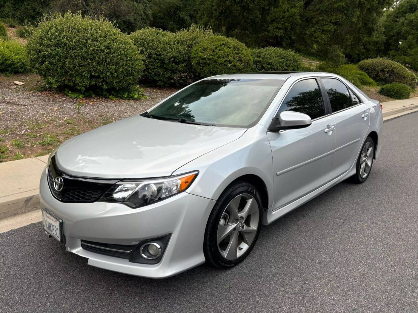 2012 Toyota Camry SE V6 — Sedan — 158,749 mi — Thousand Oaks, CA