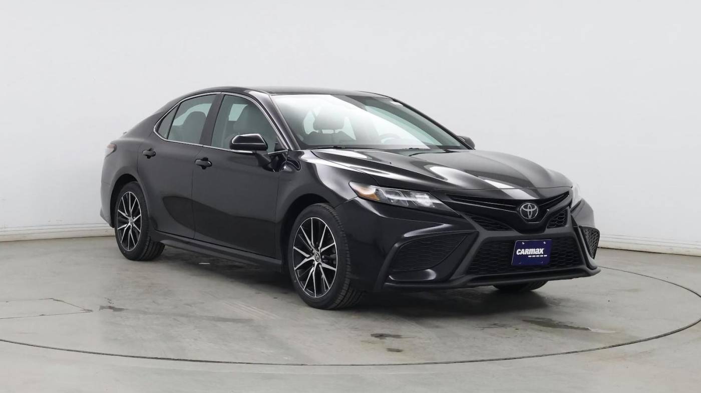 2022 Toyota Camry SE — Sedan — 56,160 mi — Plainfield, IL