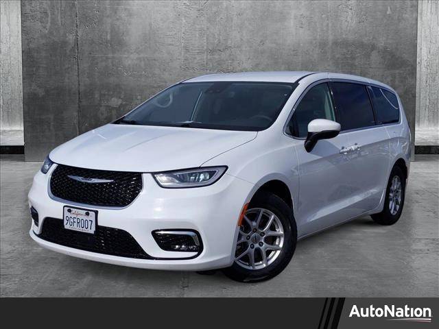 2023 Chrysler Pacifica Touring L — Minivan — 62,561 mi — Austin, TX