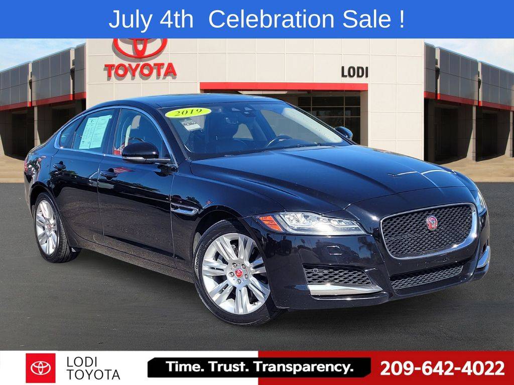 2019 Jaguar XF Prestige