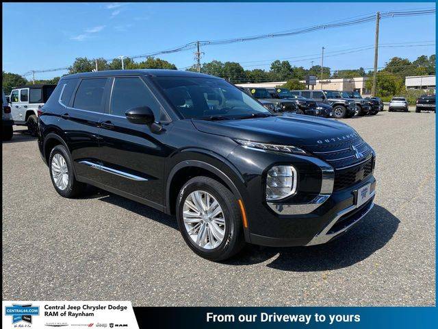 2022 Mitsubishi Outlander ES — SUV — 26,370 mi — Raynham, MA