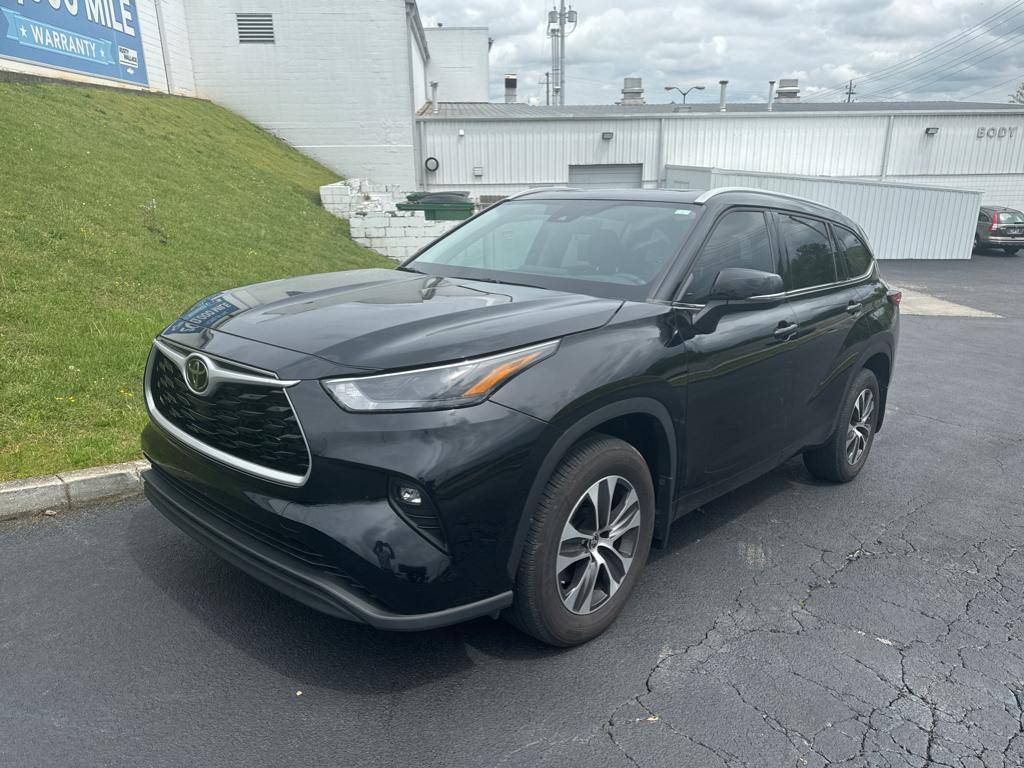 2022 Toyota Highlander XLE — SUV — 22,589 mi — Clinton, TN