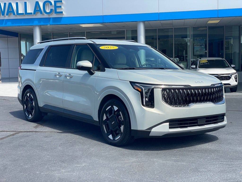 2025 Kia Carnival EX — Minivan — 4,420 mi — Clinton, TN