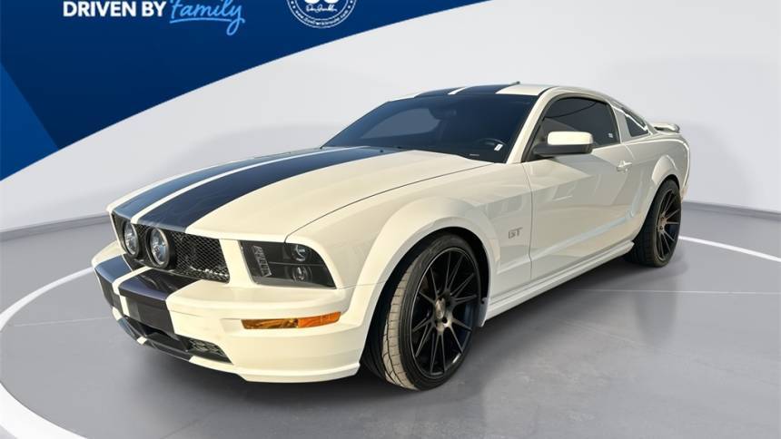 2005 Ford Mustang GT Premium — Coupe — 29,000 mi — Columbia, KY