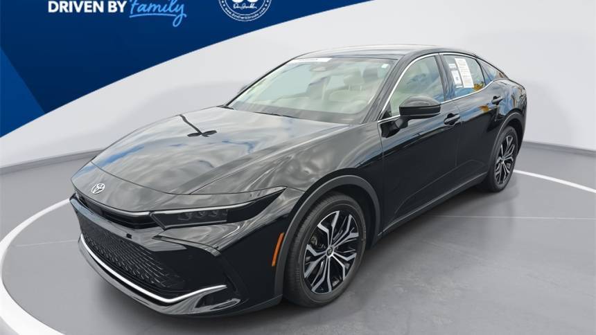 2023 Toyota Crown Limited — Sedan — 10,433 mi — Columbia, KY