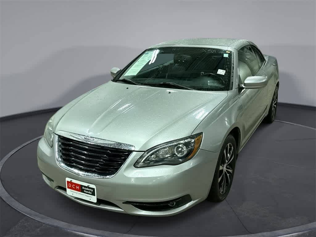 2013 Chrysler 200 S — Convertible — 83,890 mi — Old Bridge, NJ