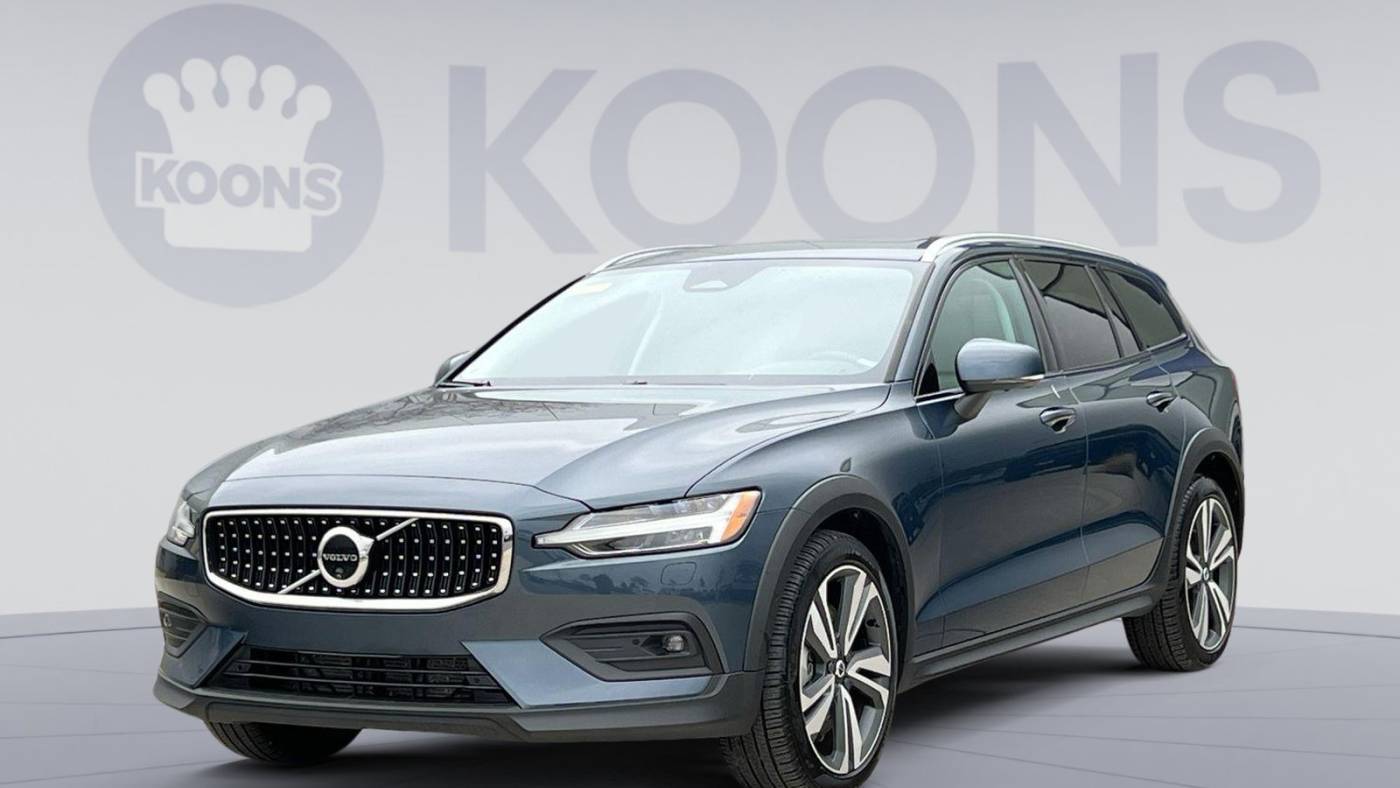 2024 Volvo V60 Cross Country Plus — Wagon — 10,968 mi — White Marsh, MD