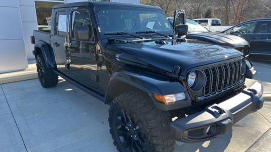 2025 Jeep Gladiator Nighthawk — Pickup Truck — 1,401 mi — Franklin, NC