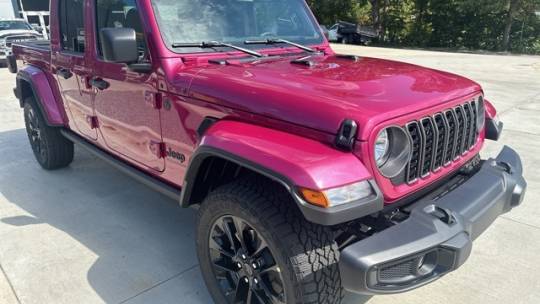 2024 Jeep Gladiator Jeep Beach — Pickup Truck — 17,064 mi — Franklin, NC