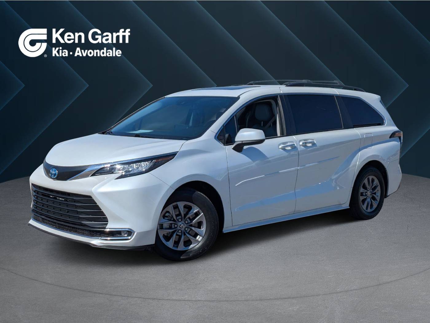 2023 Toyota Sienna XLE — Minivan — 47,519 mi — Avondale, AZ