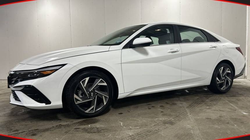 2024 Hyundai Elantra SEL — Sedan — 4,788 mi — Henrietta, NY
