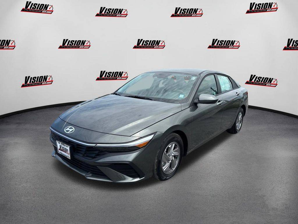 2025 Hyundai Elantra SE — Sedan — 3,406 mi — Henrietta, NY