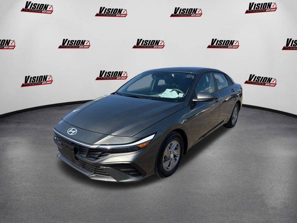 2025 Hyundai Elantra SE — Sedan — 5,122 mi — Henrietta, NY