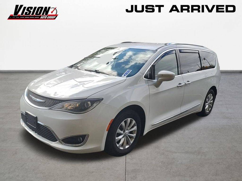 2018 Chrysler Pacifica Touring L — Minivan — 112,020 mi — Rochester, NY