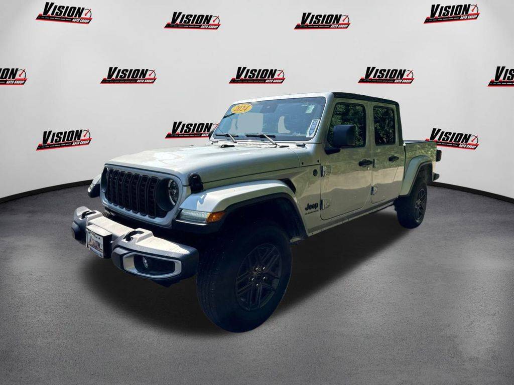 2024 Jeep Gladiator Sport S — Pickup Truck — 5,588 mi — Rochester, NY