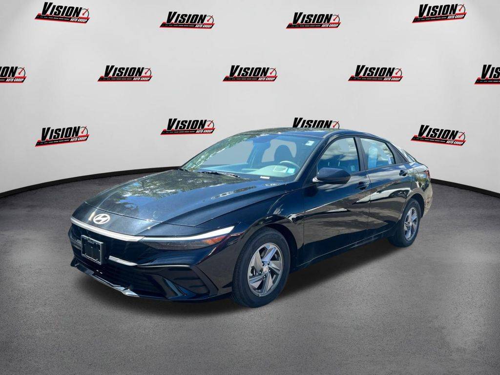 2025 Hyundai Elantra SE — Sedan — 4,132 mi — Webster, NY