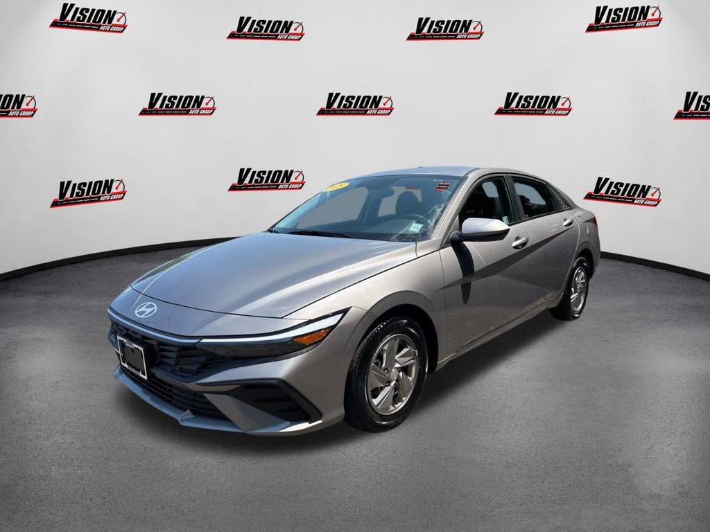 2025 Hyundai Elantra SE — Sedan — 3,733 mi — Webster, NY