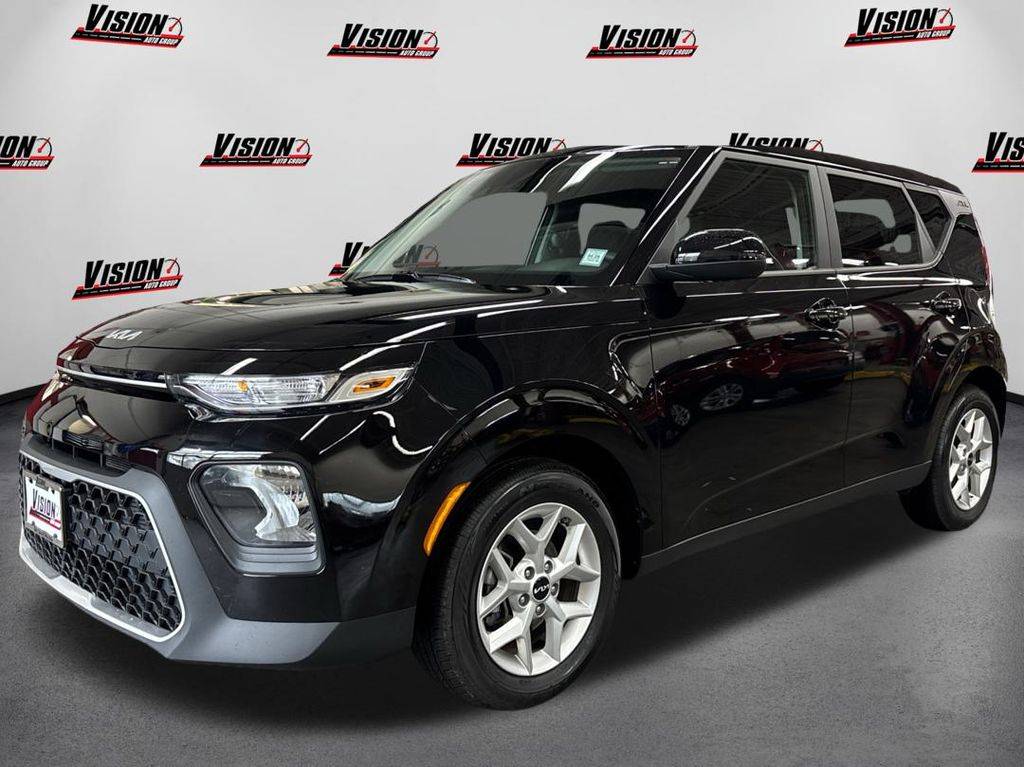 2022 Kia Soul LX — Hatchback — 7,665 mi — East Rochester, NY
