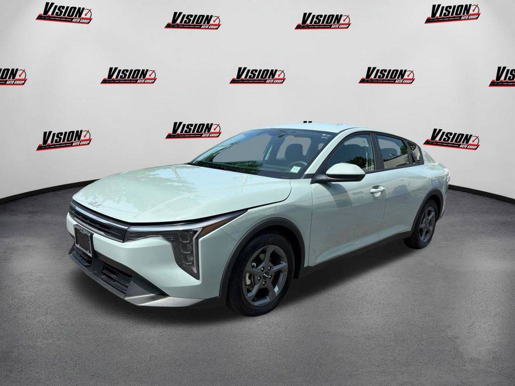 2025 Kia K4 LXS — Sedan — 4,082 mi — East Rochester, NY