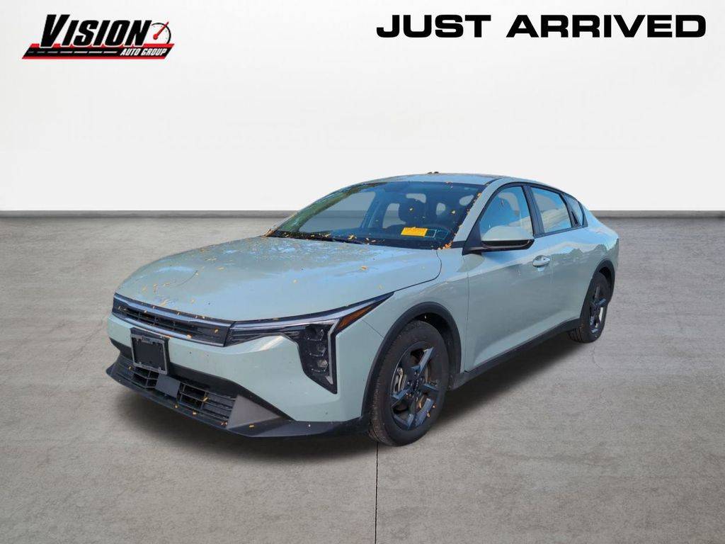 2025 Kia K4 LXS — Sedan — 4,102 mi — Canandaigua, NY