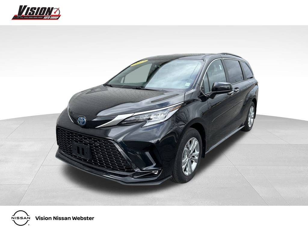 2023 Toyota Sienna XSE — Minivan — 22,166 mi — Webster, NY