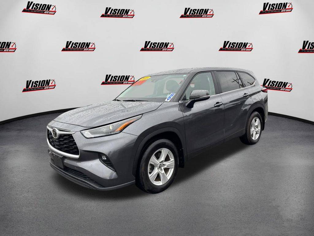 2023 Toyota Highlander LE — SUV — 11,075 mi — Greece, NY